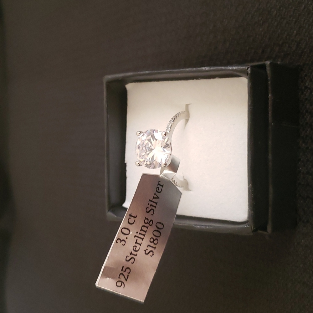 FIRM SALE     3.0ct Luxury ring. 925 Sterling Silver Ring - Picture 3 of 5